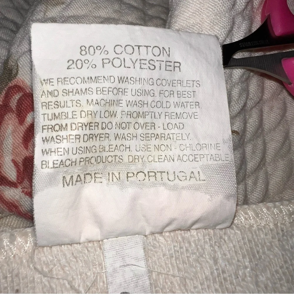 2 Pillow Shams Colchas S. Domingos Quilted Scalloped Ivory with Pink Roses